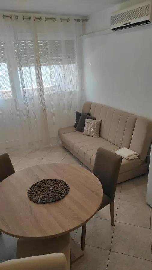 Apartments With Wifi Split - 19928 0*,
